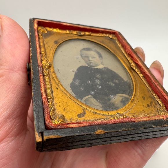 Antique Daguerreotype and Tintype Lot Male and Child - Picture 7 of 13